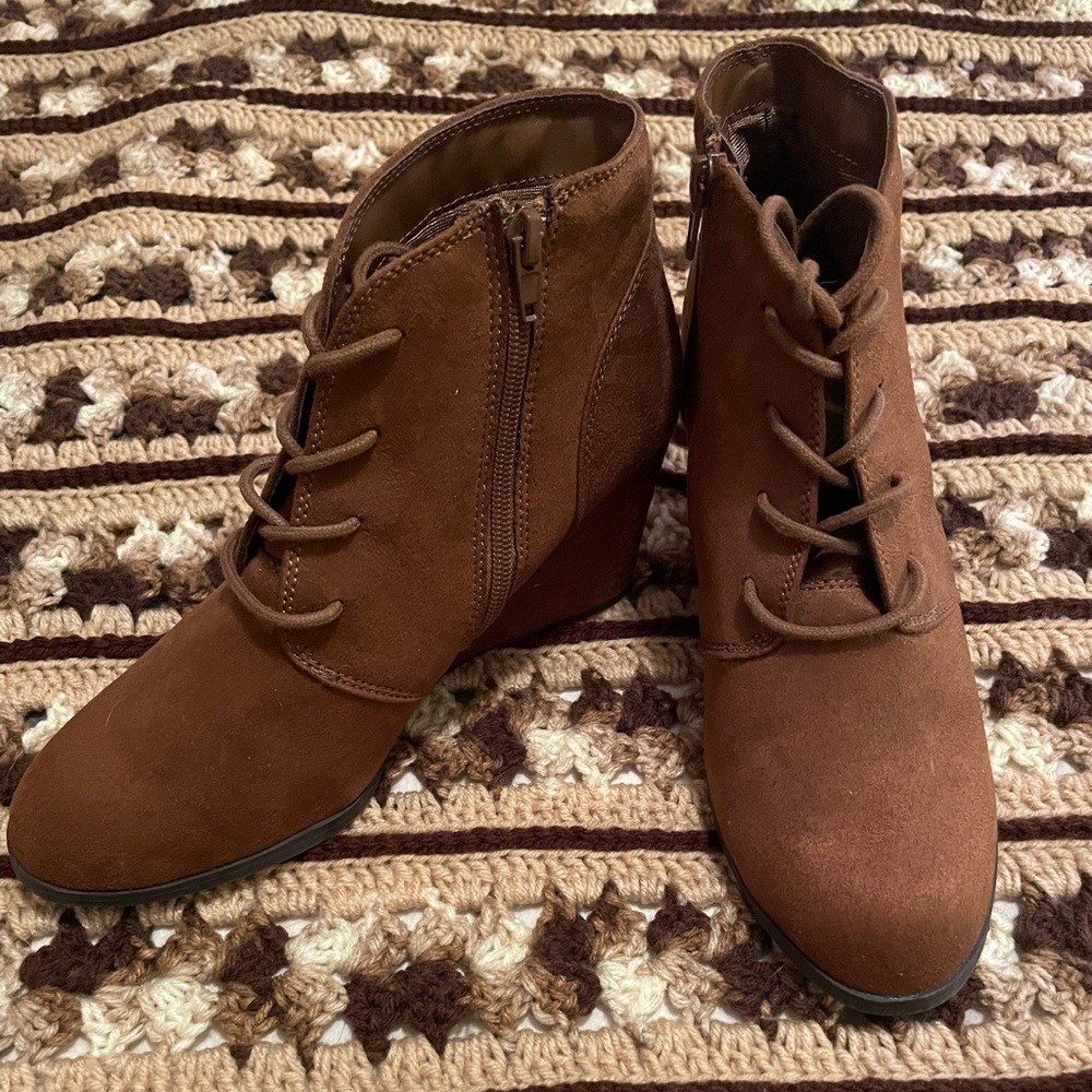 Women’s size 9 brown ankle boots with wedge heel